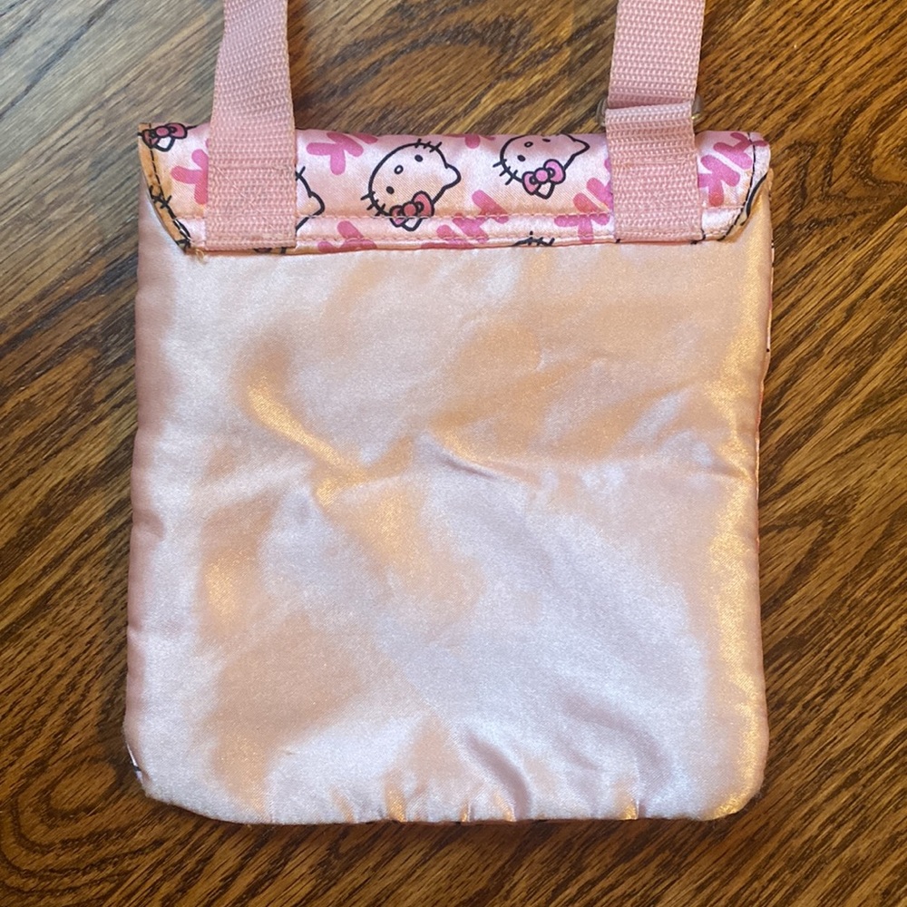 Hello Kitty Purse - Picture 5 of 6